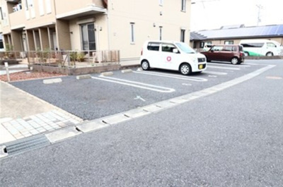 【駐車場】 | リヴィール ソワ Ⅱ | 駐車場