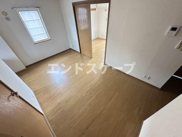 メープルアベニュー　Ｃの居間・リビング|高崎、前橋のお部屋探しはエンドスケープまで！お客様の理想お聞かせ下さい♪