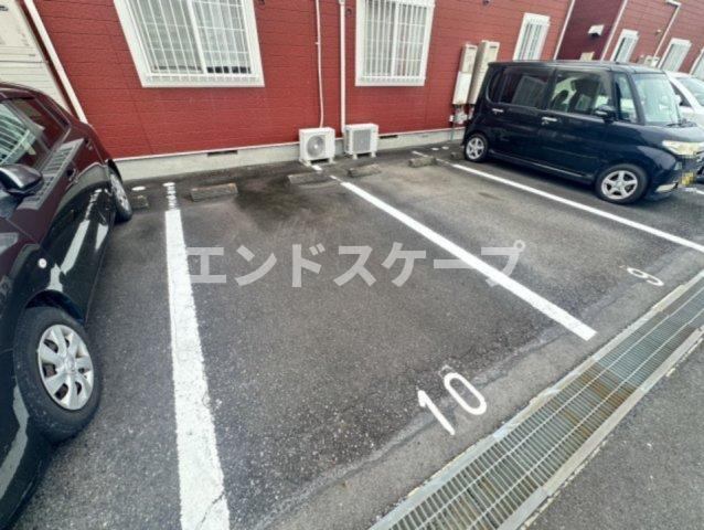 メープルアベニュー　Ｃの駐車場|高崎、前橋のお部屋探しはエンドスケープまで！お客様の理想お聞かせ下さい♪