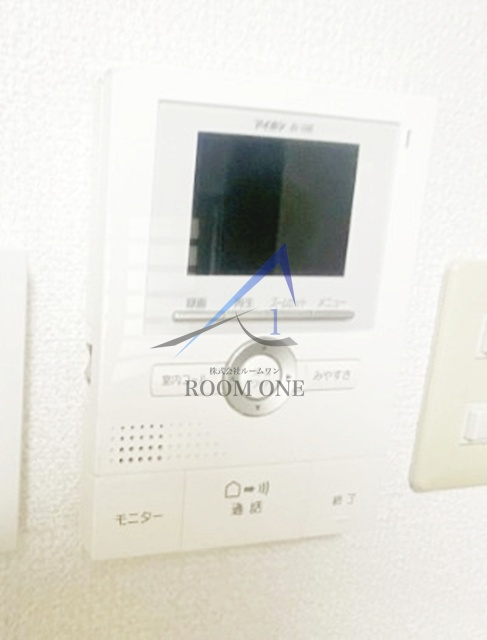 サンブライト新横浜のセキュリティ|モニター付きインターホンです。