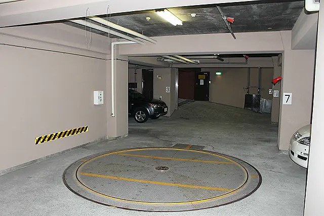 ライオンズマンション神戸元町第2の駐車場