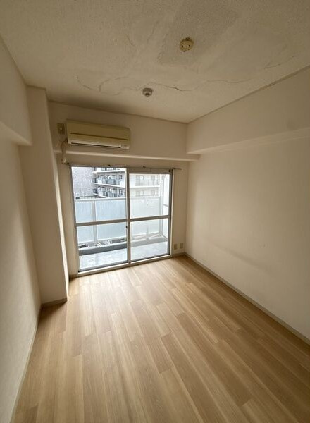神戸市中央区下山手通５丁目の賃貸マンションの居間・リビング
