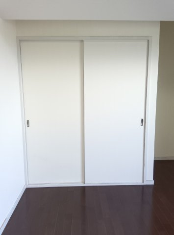 神戸市東灘区岡本７丁目の賃貸マンションの収納