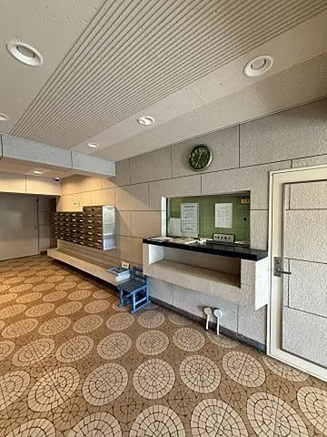 神戸市東灘区岡本７丁目の賃貸マンションのロビー