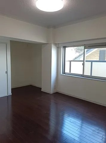 神戸市東灘区岡本７丁目の賃貸マンションの居間・リビング