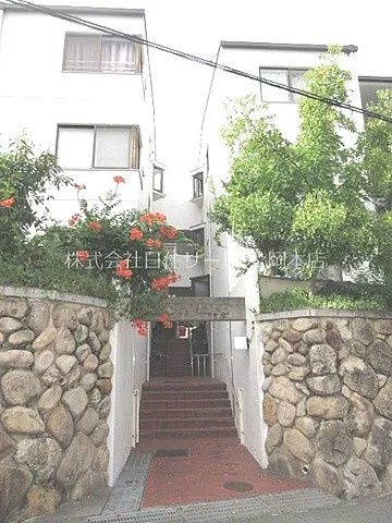 神戸市東灘区西岡本５丁目の賃貸マンションのエントランス