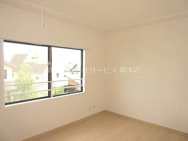 神戸市東灘区西岡本５丁目の賃貸マンションの居間・リビング