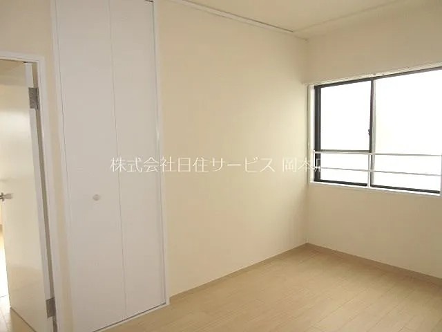 神戸市東灘区西岡本５丁目の賃貸マンションの居間・リビング