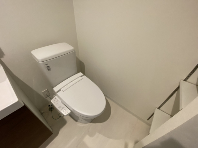 芦屋市川西町の賃貸マンションのトイレ