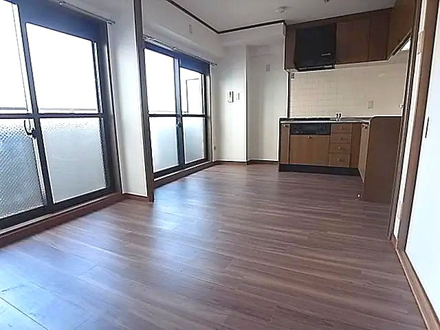 神戸市中央区琴ノ緒町１丁目の賃貸マンションの居間・リビング