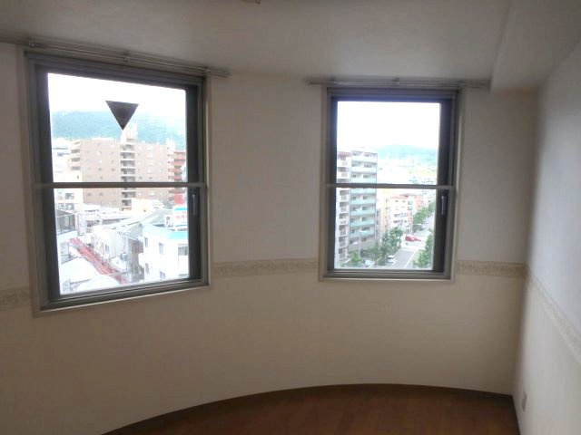 神戸市灘区永手町５丁目の賃貸マンションの居間・リビング