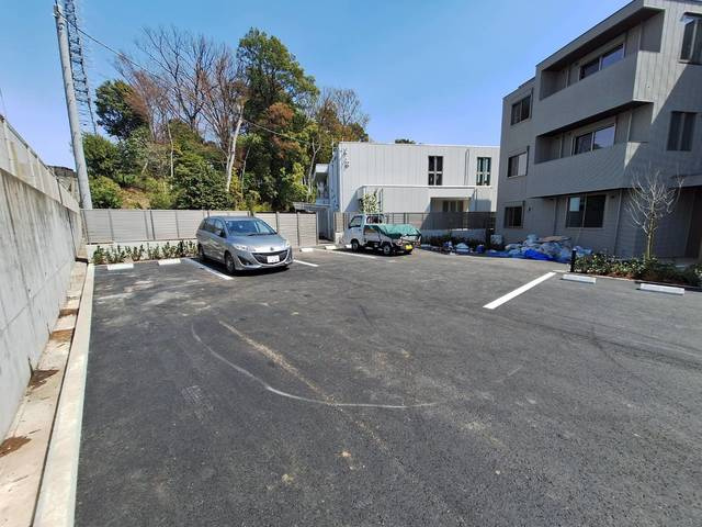 ポルトアンピエール（南棟）の駐車場|★敷地内駐車場★