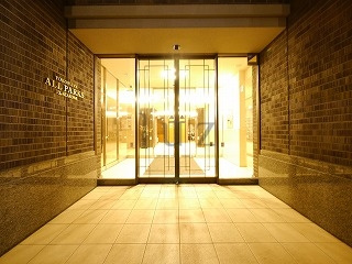 ヨコハマオールパークス二街区のエントランス