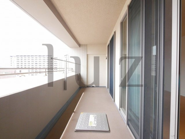ヨコハマオールパークス二街区のバルコニー
