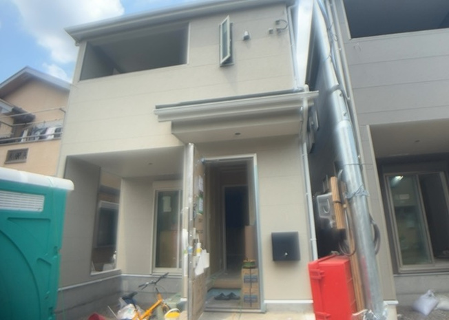 【発電・温水設備】 | 横山台新築戸建 | 省エネ給湯器とは従来型の給湯器より熱効率が高く、少ない燃料でたくさんのお湯を沸かすことが出来る高効率な給湯器のことを指します。また、省エネ給湯器には種類があり、利便性や効果なども様々です。
