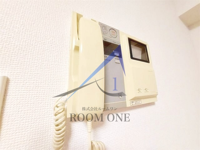 フェニックス中野新橋パインアイルのセキュリティ|モニター付きインターホンです。