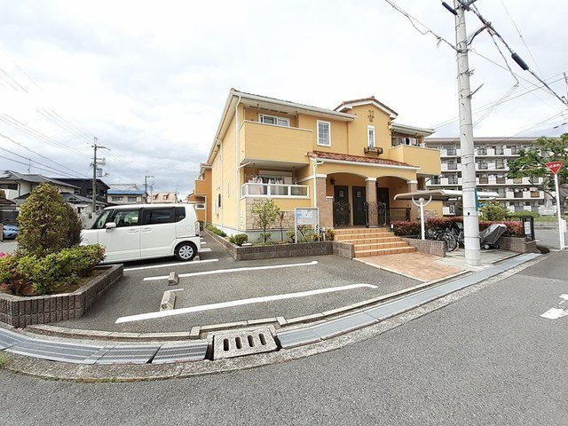 イジュ　ヴィアの駐車場