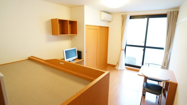 レオパレスＮｅｏ　深阪の寝室|テレビ等備品の変更がございます　店舗にお問い合わせ下さい