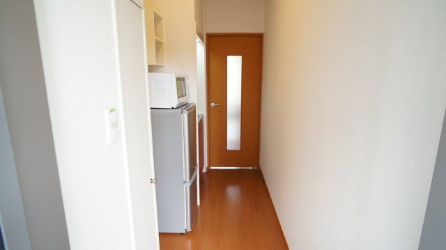 レオパレスＮｅｏ　深阪のその他|スッキリとした廊下♪