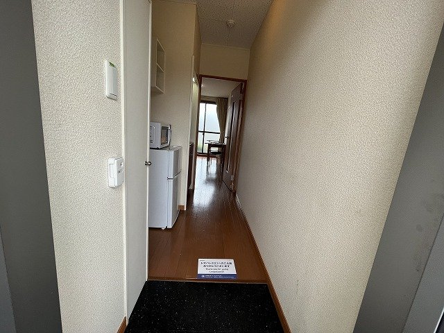 レオパレス三ッ松の玄関
