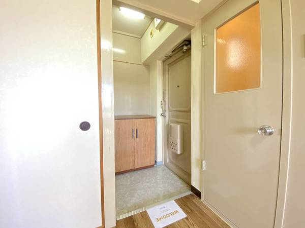 ビレッジハウス額原2号棟の玄関|ビレッジハウスの同一物件・同一タイプの間取りの写真です