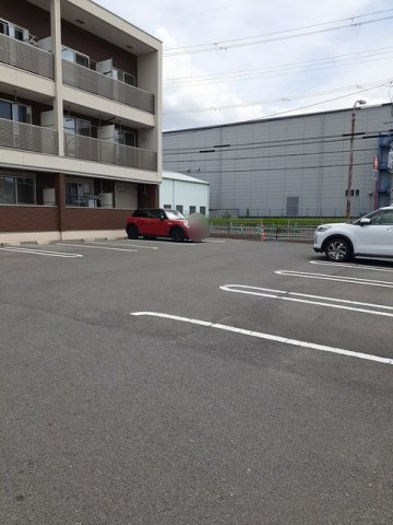 カーサモデルノの駐車場