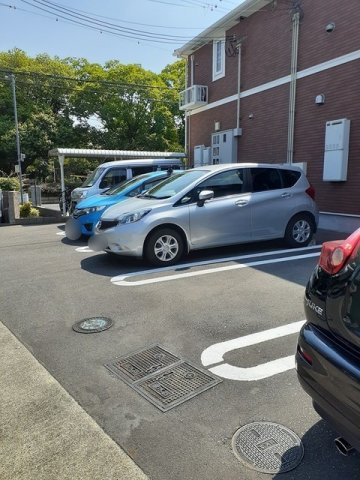 パ－クサイド　颯の駐車場