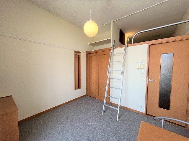 レオパレスルークの寝室