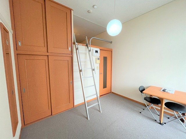 レオパレスグランデ泉Ａの寝室