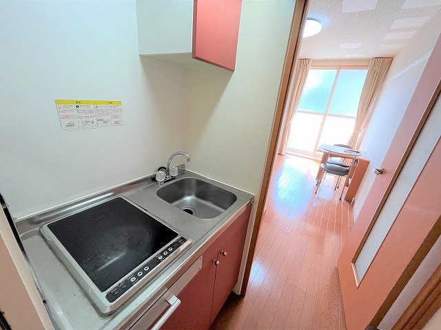 レオパレスレオリバーサイド２１のキッチン