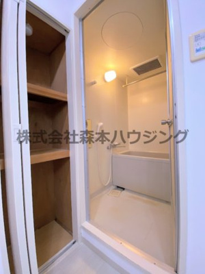 【収納】 | 　マンショングランメール | 洗面所内にある便利な収納スペースです