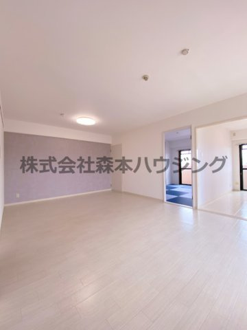 【居間・リビング】 | 　マンショングランメール | おしゃれなリビングです