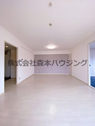 【居間・リビング】 | 　マンショングランメール | ゆったりとしたリビングです