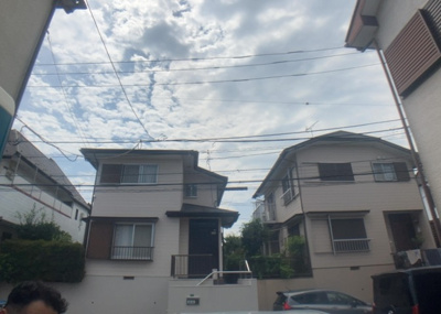 【外観】 | 立野台新築戸建 | 現在は上棟となっています。現地をご見学に行く際は、道路の幅や周辺の交通量、施設などをご確認頂くことをおすすめします！ある程度イメージをつけたいという場合は、同売主の施工事例や完成パースもお見せします。