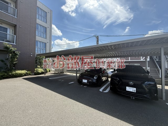 ベレオ合川の駐車場|車をお持ちの方に嬉しい駐車場付きの物件です