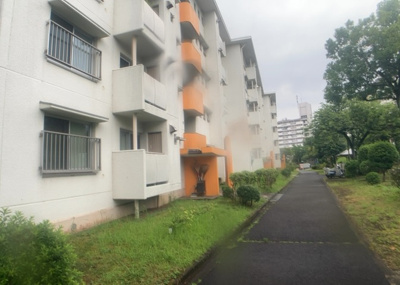 【居間・リビング】 | 鳶尾新築戸建 | L型アイランドタイプは、キッチンからダイニングにもリビングにも目が行き届くので、とても使いやすい配置です。L字型独立タイプは、キッチンを独立させてるためLDKというよりもLDといった様なイメージです。