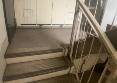 【内装】 | 鳶尾新築戸建 | サッシとは、ガラス窓に使用される金属製の窓枠のことです。一般的に住宅建築では、金属製建具工事の段階で備え付けるもので、ガラス類や玄関、バスルームのスチール製のドアなどと同じタイミングで工事を行います。