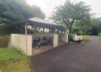 【トイレ】 | 鳶尾新築戸建 | トイレは大きさや形、機能、抗菌性などが異なる多種多彩なタイプが各メーカーから出ています。それぞれに良さがあるため、事前にどういったタイプのトイレがいいのかをご家庭内で決めて、内見に行くといいでしょう。