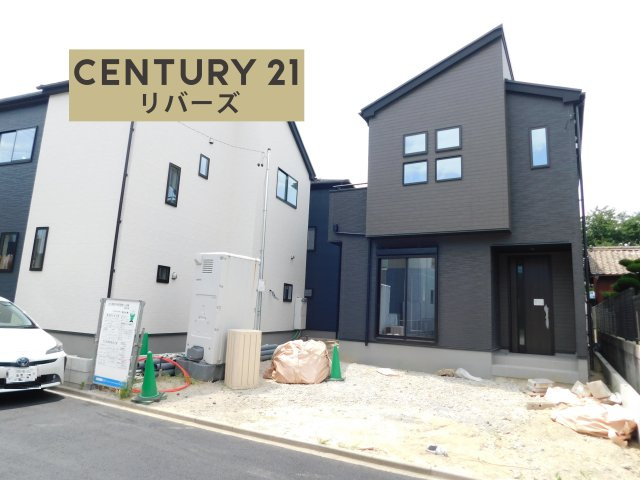 清須市中河原の新築一戸建の前面道路含む現地写真|☆５号棟☆　いつでもご案内できます♪（お問合せ当日、平日、水曜、夜間もＯＫ）　長期優良住宅！　ＺＥＨ水準住宅！　駐車並列３台ＯＫ　洋室４．５帖を続き間にすればリビング２１．５帖で利用可♪　収納豊富♪　