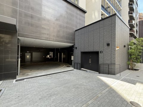 ブランズタワー谷町四丁目の駐車場