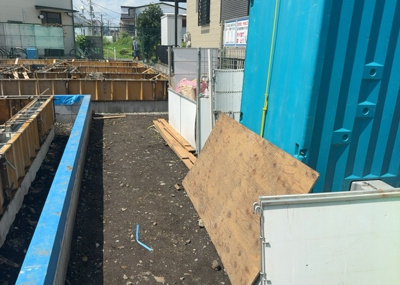 【庭】 | 東林間新築戸建 | 庭があることでガーデニングや家庭菜園はもちろん、こどもの遊び場やペットを放して遊ぶことができます。また、家の周囲に余裕があるということです。隣地との間があれば、十分な日当たりと、風通しが確保できます。