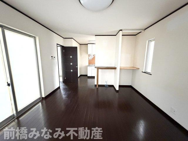 【中古】前橋市上佐鳥町　４LDK＋Sの居間・リビング|使いやすいリビングです