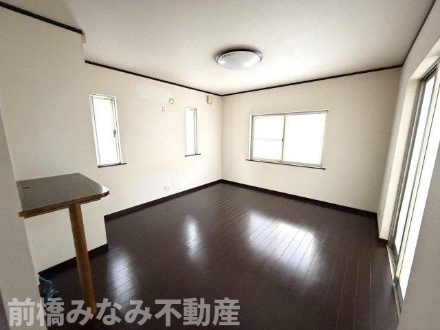 【中古】前橋市上佐鳥町　４LDK＋Sの居間・リビング|使いやすい居間です