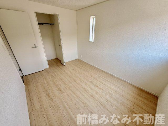 【新築】高崎市吉井町下長根第３　３号棟(全４棟)　クレイドルガーデン　新築建売分譲の洋室|落ち着いた色調の洋室です