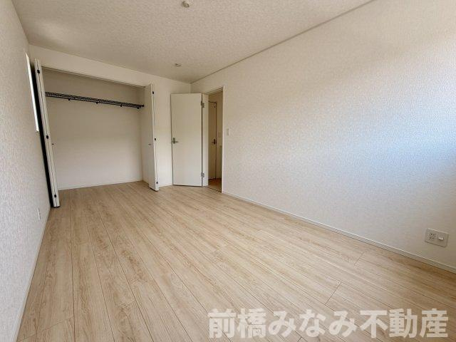 【新築】高崎市吉井町下長根第３　２号棟(全４棟)　クレイドルガーデン　新築建売分譲の洋室|コンパクトで使いやすい洋室です