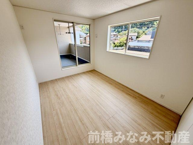 【新築】高崎市吉井町下長根第３　２号棟(全４棟)　クレイドルガーデン　新築建売分譲の洋室|使い勝手のいい洋室です