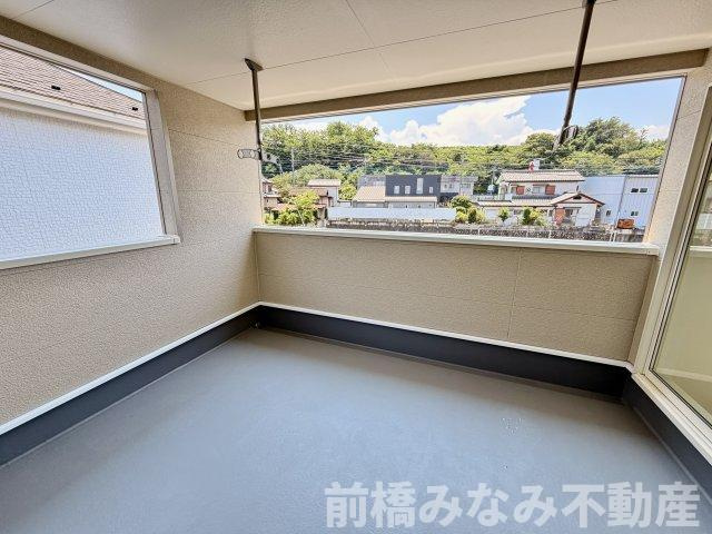 【新築】高崎市吉井町下長根第３　２号棟(全４棟)　クレイドルガーデン　新築建売分譲のバルコニー|バルコニーからの眺めを楽しみながら食事をしませんか