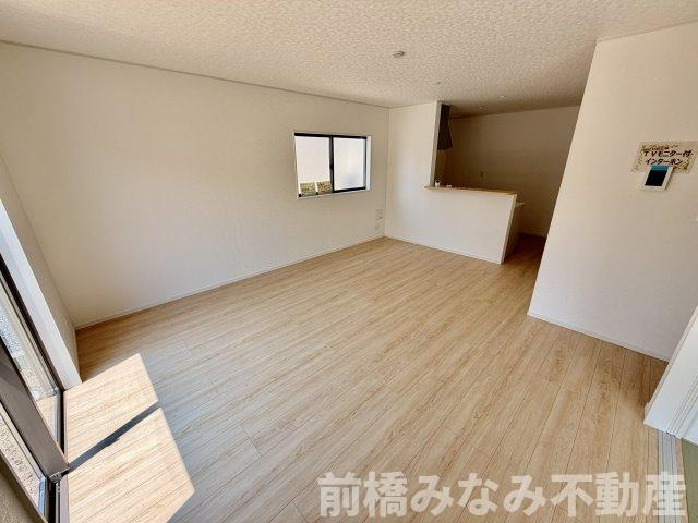 【新築】高崎市吉井町下長根第３　１号棟(全４棟)　クレイドルガーデン　新築建売分譲の居間・リビング|おしゃれなリビングです
