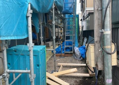【駐車場】 | 下九沢新築戸建 | 車一台あたりに必要なスペースは、標準サイズの普通自動車で横幅2m50cm、長さ5mは必要になります。ただし、乗降のことも考慮して横幅3m30cm、長さ5m50cmほどは確保できるところを選びましょう。