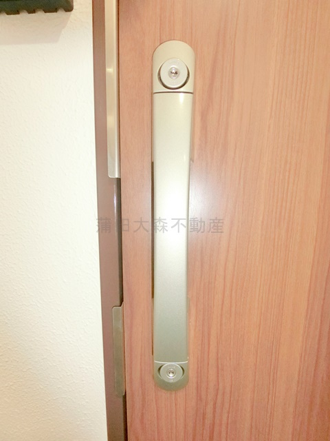 第75シンエイビルの玄関